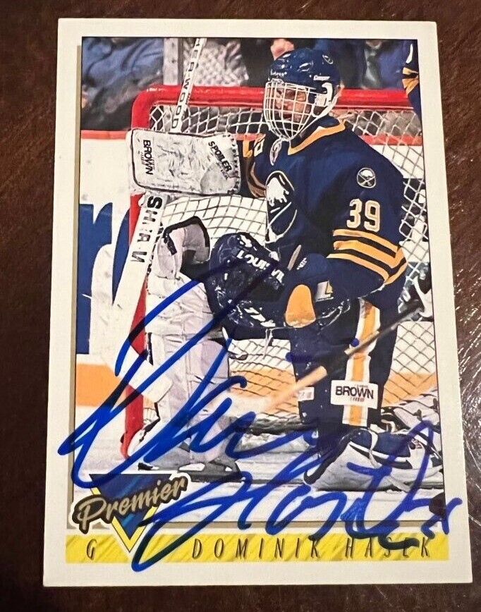 Dominik Hasek signed autographed 1993-94 Topps Premier Card Buffalo Sabres