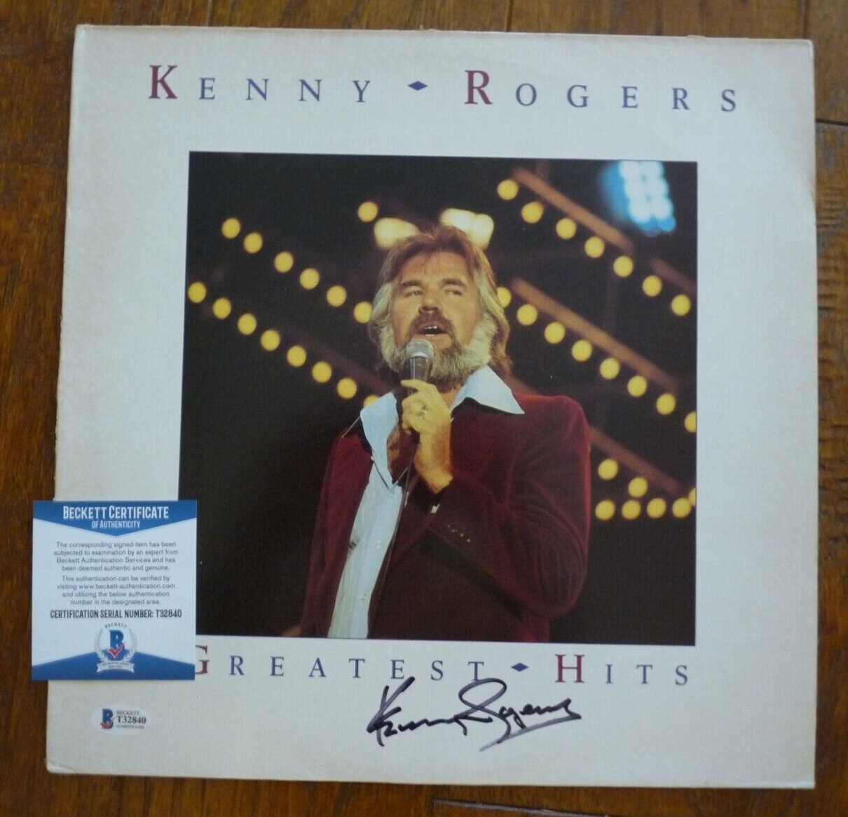Kenny Rogers Greatest Hits Signed Autographed Vinyl LP Record Beckett Certified