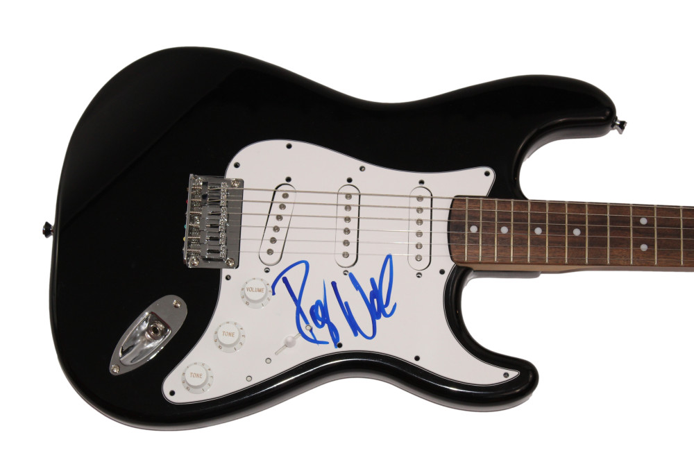 ROGER WATERS SIGNED AUTOGRAPH BLK FENDER ELECTRIC GUITAR PINK FLOYD THE WALL JSA