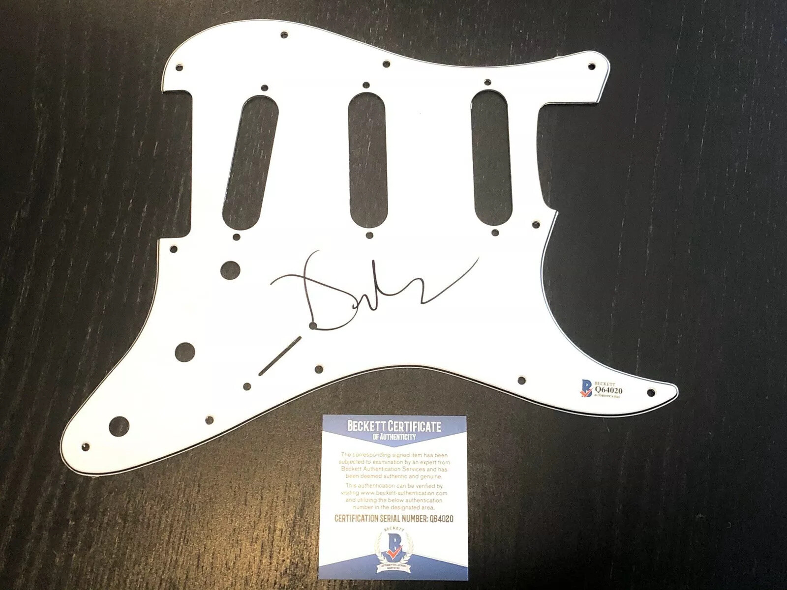 PETE WENTZ HAND SIGNED STRAT PICKGUARD FALL OUT BOY SUPERSTAR BECKETT COLLECTIBLE MEMORABILIA