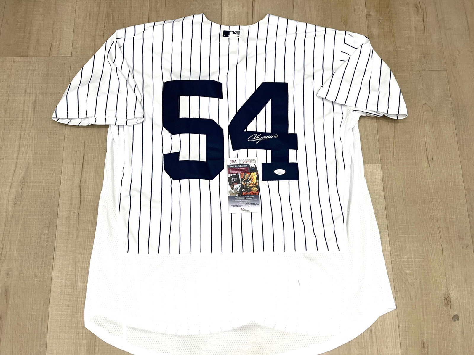 AROLDIS CHAPMAN HAND SIGNED NEW YORK YANKEES JERSEY JSA CERT COLLECTIBLE MEMORABILIA
