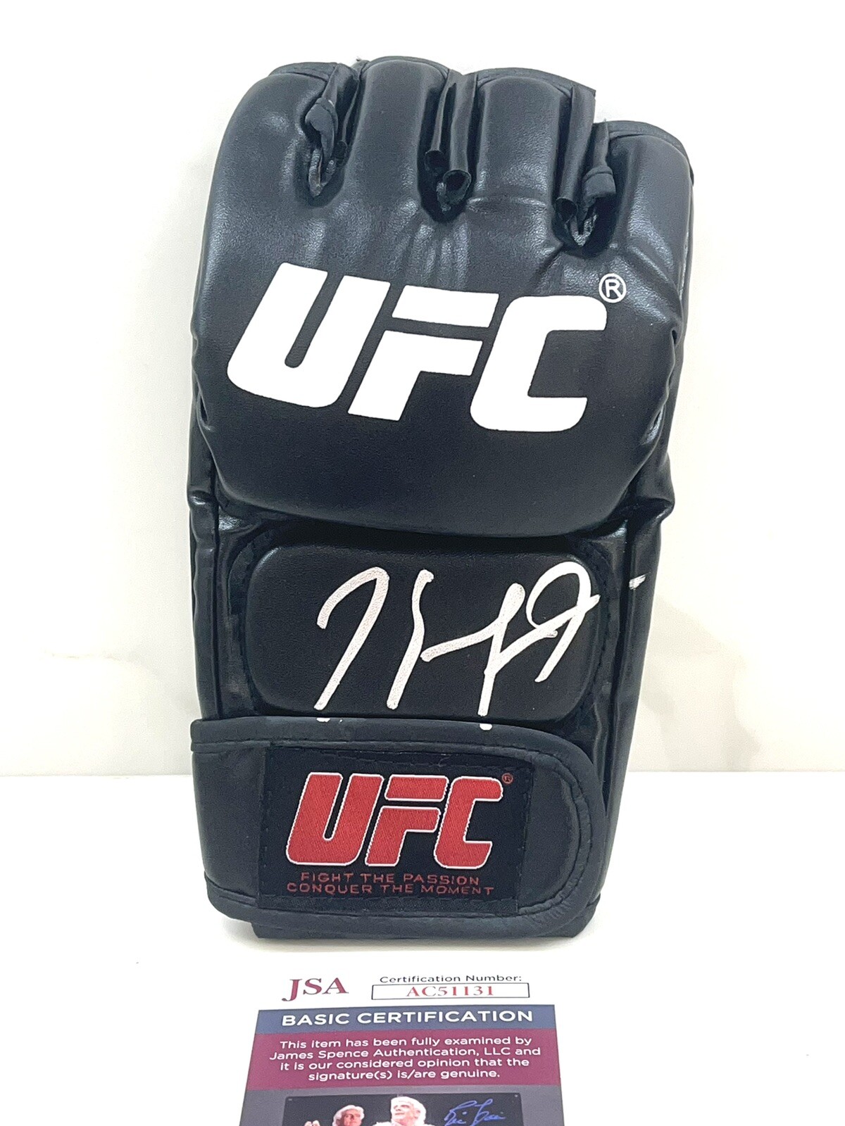 KAMARU USMAN AUTOGRAPHED HAND SIGNED UFC GLOVE JSA CERT #3