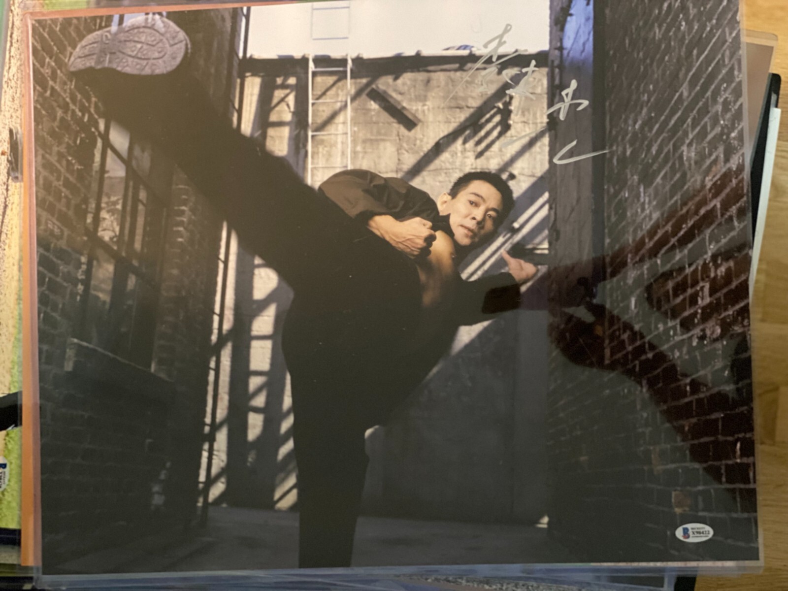 JET LI SIGNED 16X20 PHOTO KUNG FU MARTIAL ARTS BECKETT BAS AUTOGRAPH AUTO COA