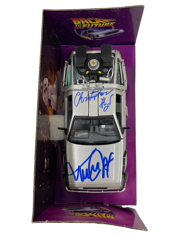 MICHAEL J FOX CHRISTOPHER LLOYD SIGNED BACK TO THE FUTURE 1:24 DELOREAN PSA 19