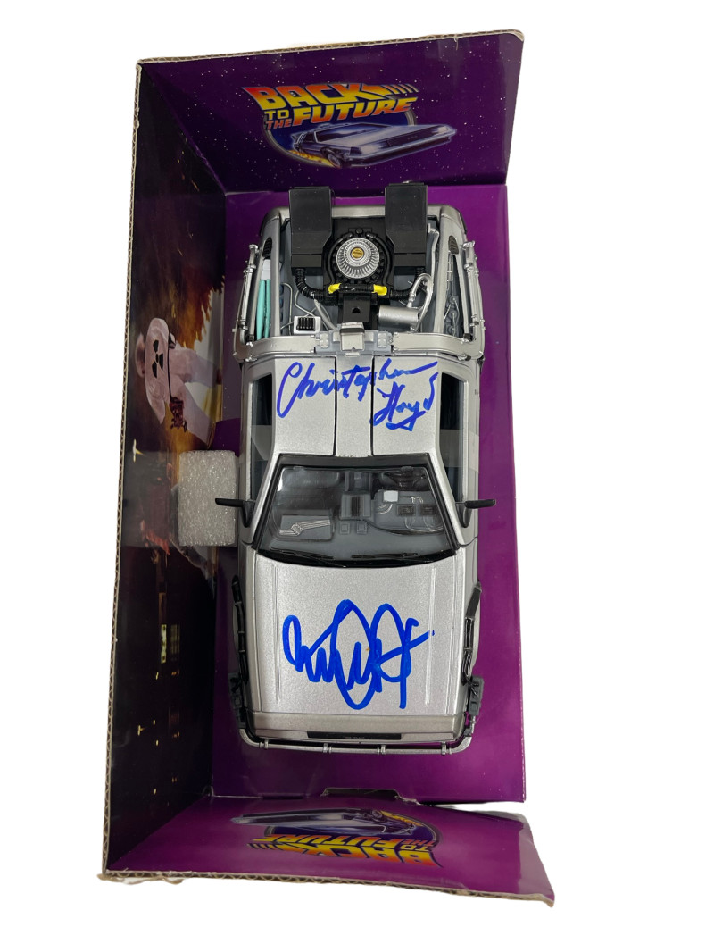 MICHAEL J FOX CHRISTOPHER LLOYD SIGNED BACK TO THE FUTURE 1:24 DELOREAN PSA 20
