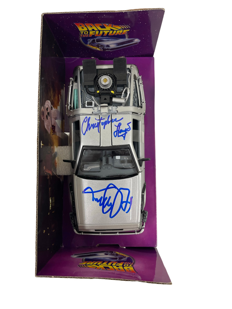 MICHAEL J FOX CHRISTOPHER LLOYD SIGNED BACK TO THE FUTURE 1:24 DELOREAN PSA 23