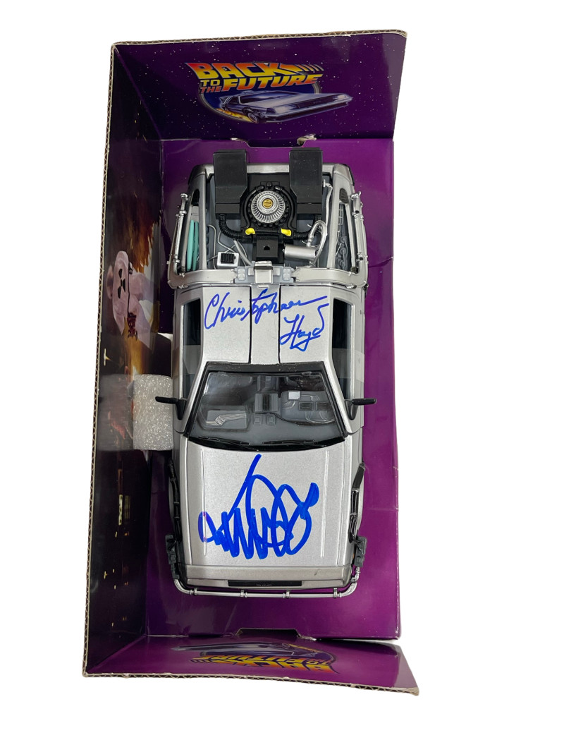 MICHAEL J FOX CHRISTOPHER LLOYD SIGNED BACK TO THE FUTURE 1:24 DELOREAN PSA 25