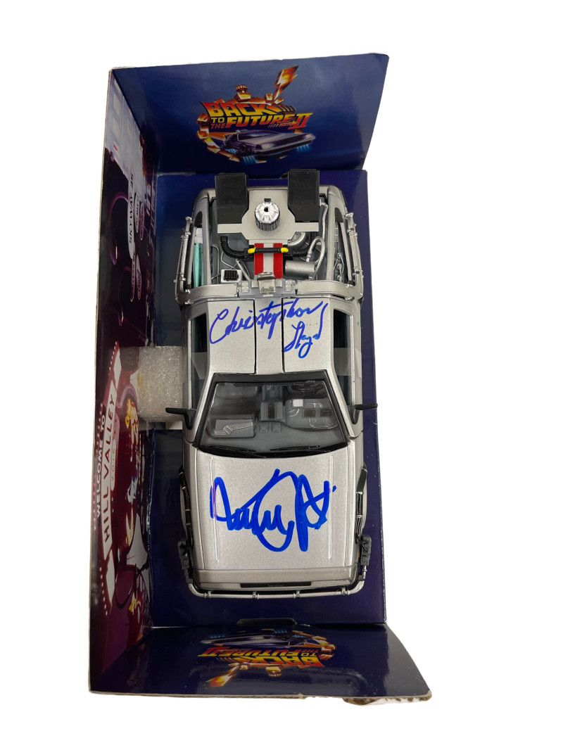 MICHAEL J FOX CHRISTOPHER LLOYD SIGNED BACK TO THE FUTURE 2 1:24 DELOREAN PSA 7