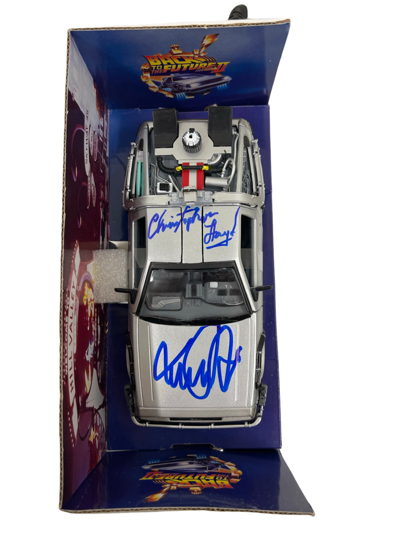 MICHAEL J FOX CHRISTOPHER LLOYD SIGNED BACK TO THE FUTURE 2 1:24 DELOREAN PSA 8
