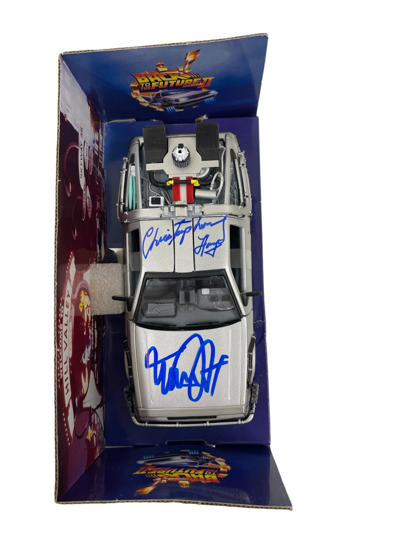 MICHAEL J FOX CHRISTOPHER LLOYD SIGNED BACK TO THE FUTURE 2 1:24 DELOREAN PSA 17
