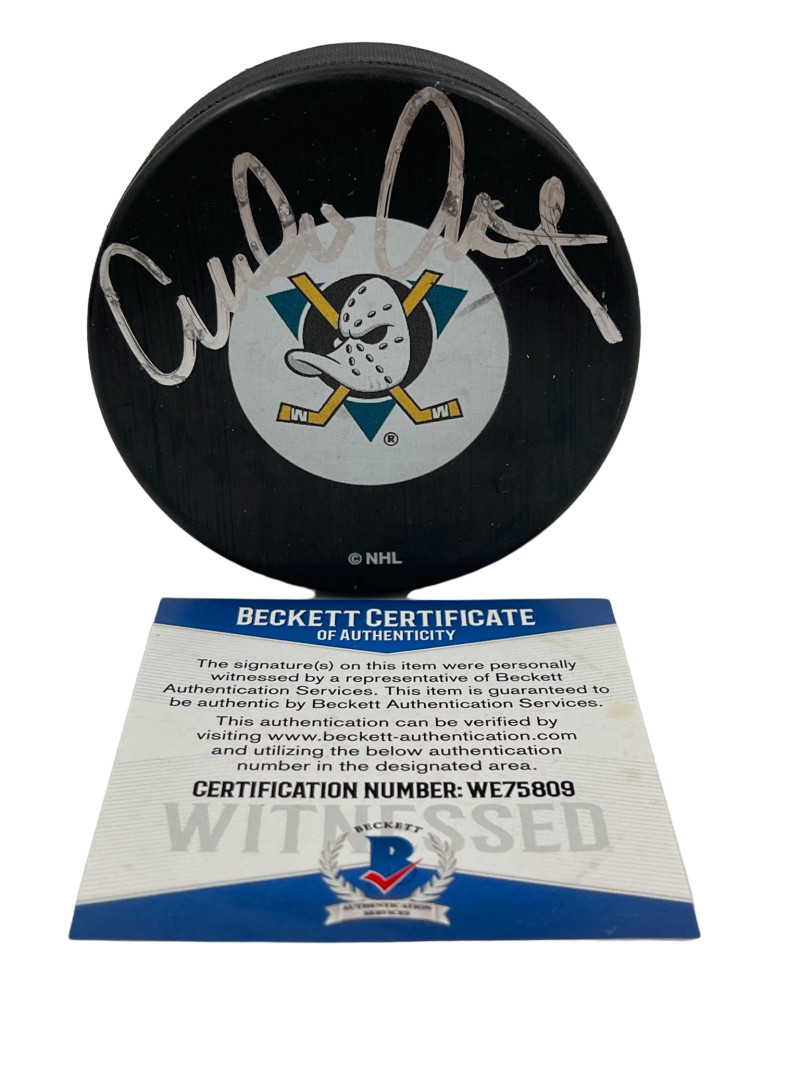 EMILIO ESTEVEZ SIGNED THE MIGHTY DUCKS HOCKEY PUCK AUTOGRAPH BECKETT WITNESS 5