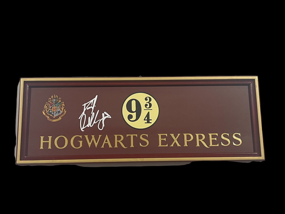 DANIEL RADCLIFFE SIGNED HOGWARTS EXPRESS SIGN 9 3/4 AUTOGRAPH BECKETT COA 2 COLLECTIBLE MEMORABILIA