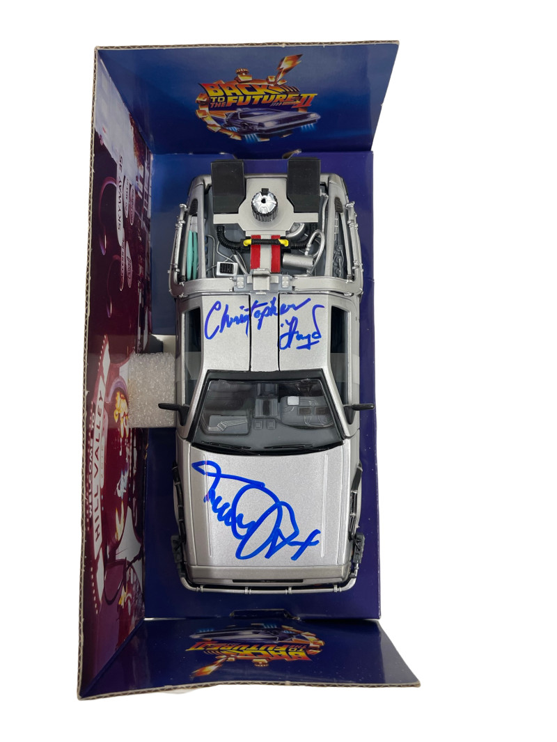 MICHAEL J FOX CHRISTOPHER LLOYD SIGNED BACK TO THE FUTURE 2 1:24 DELOREAN PSA 20