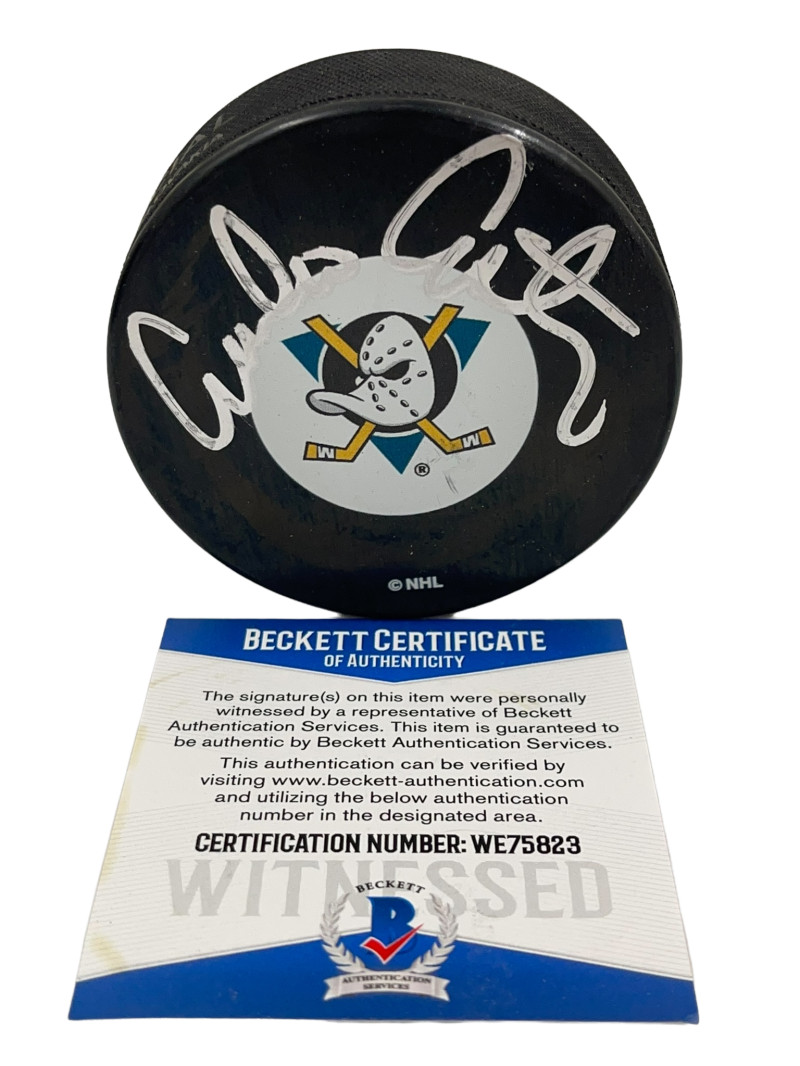 EMILIO ESTEVEZ SIGNED THE MIGHTY DUCKS HOCKEY PUCK AUTOGRAPH BECKETT WITNESS 7