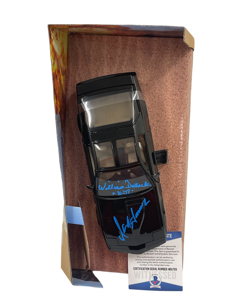 DAVID HASSELHOFF WILLIAM DANIELS SIGNED KNIGHT RIDER DIECAST 1:24 CAR BECKETT 14