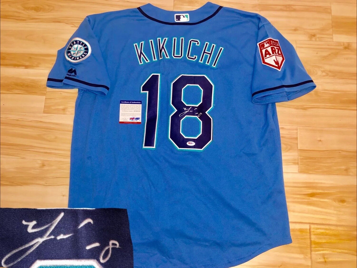 YUSEI KIKUCHI HAND SIGNED SEATTLE MARINERS JERSEY PSA DNA AUTHENTICATION COLLECTIBLE MEMORABILIA