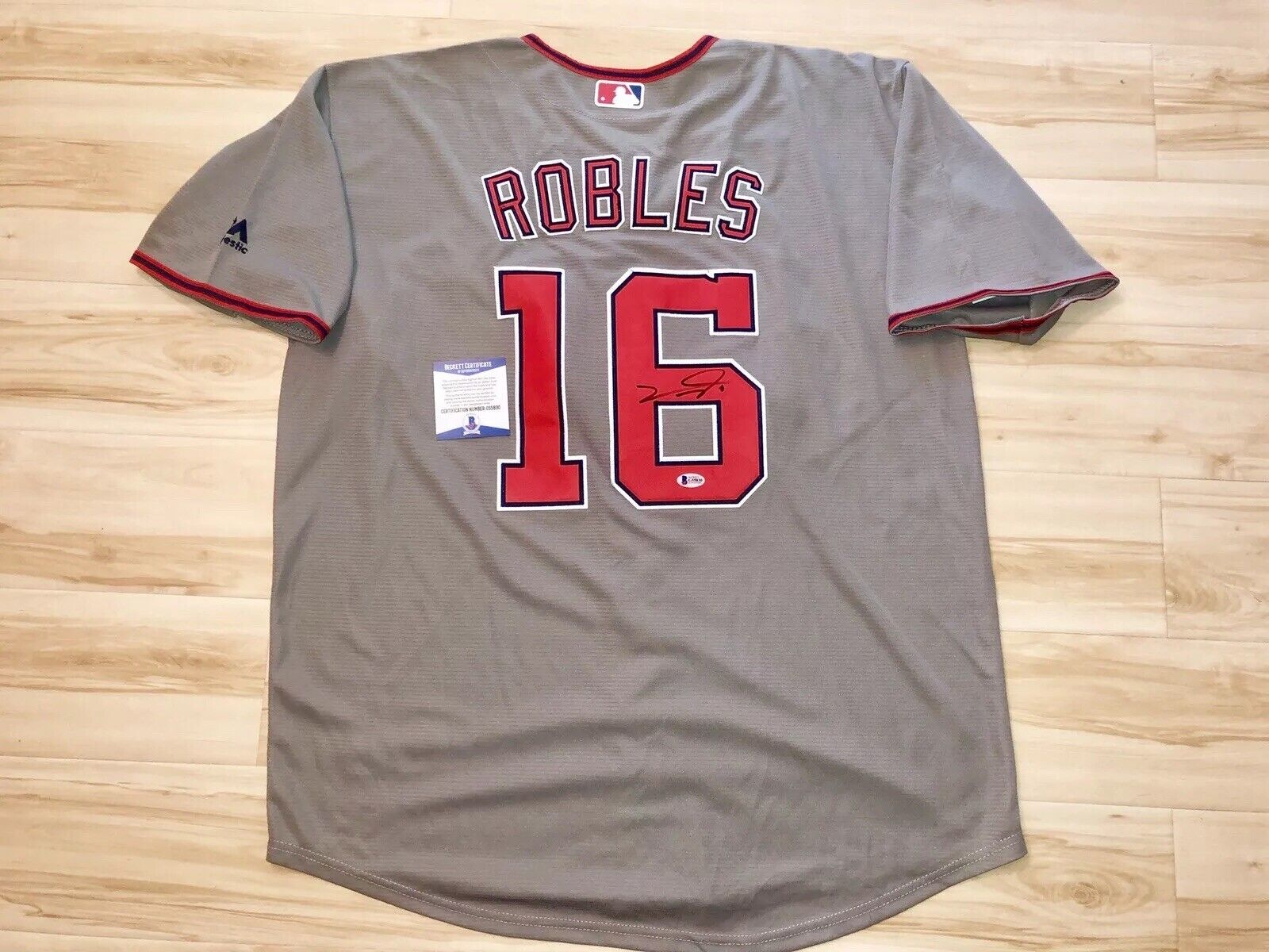 Victor Robles Hand Signed Washington Nationals Jersey BAS Beckett Cert