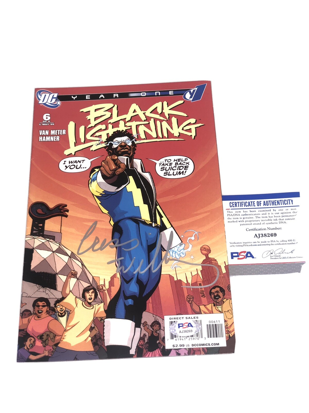 CRESS WILLIAMS HAND SIGNED BLACK LIGHTNING COMIC BOOK PSA DNA CERT