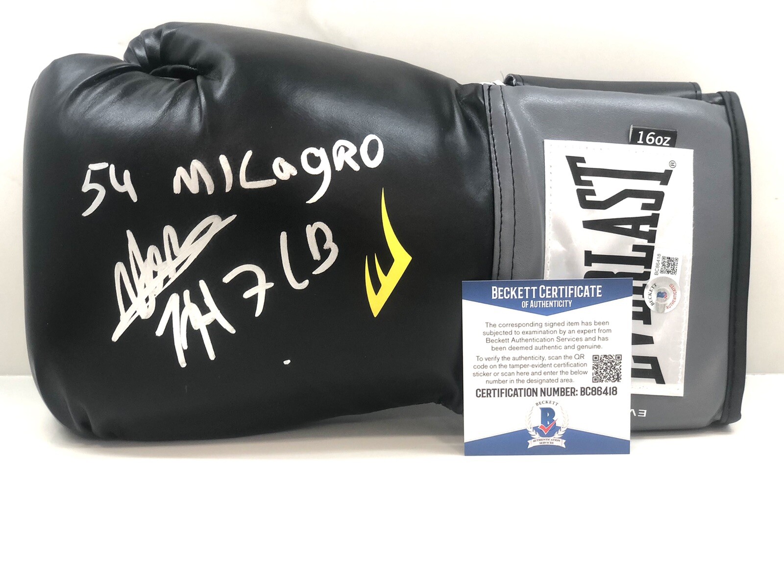 YORDENIS UGAS HAND SIGNED EVERLAST BOXING GLOVE CUBA PAQUIAO BECKETT CERT BAS COLLECTIBLE MEMORABILIA