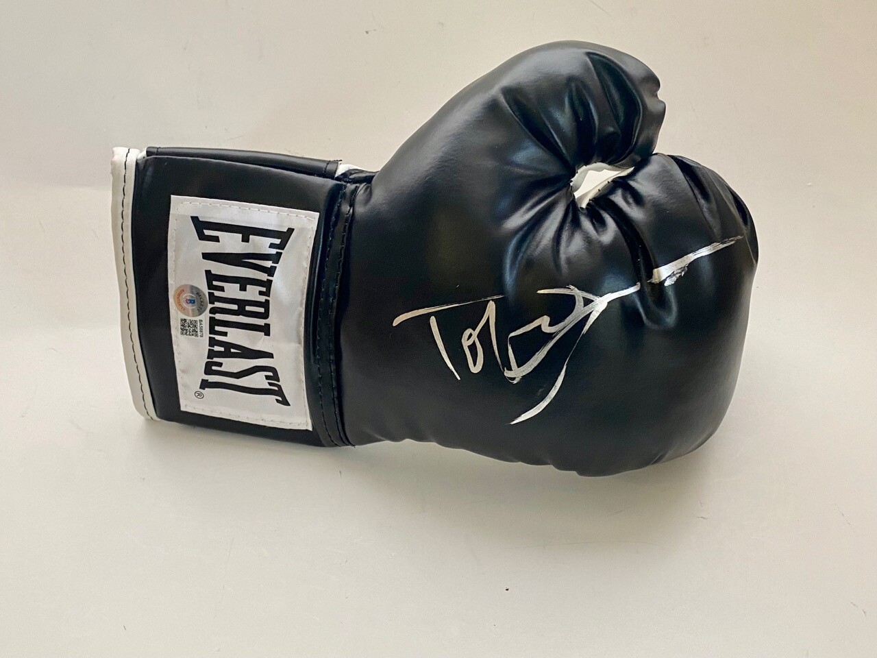 DOLPH LUNDGREN SIGNED AUTOGRAPH BOXING GLOVE ROCKY IV IVAN DRAGO BECKETT BAS COA COLLECTIBLE MEMORABILIA