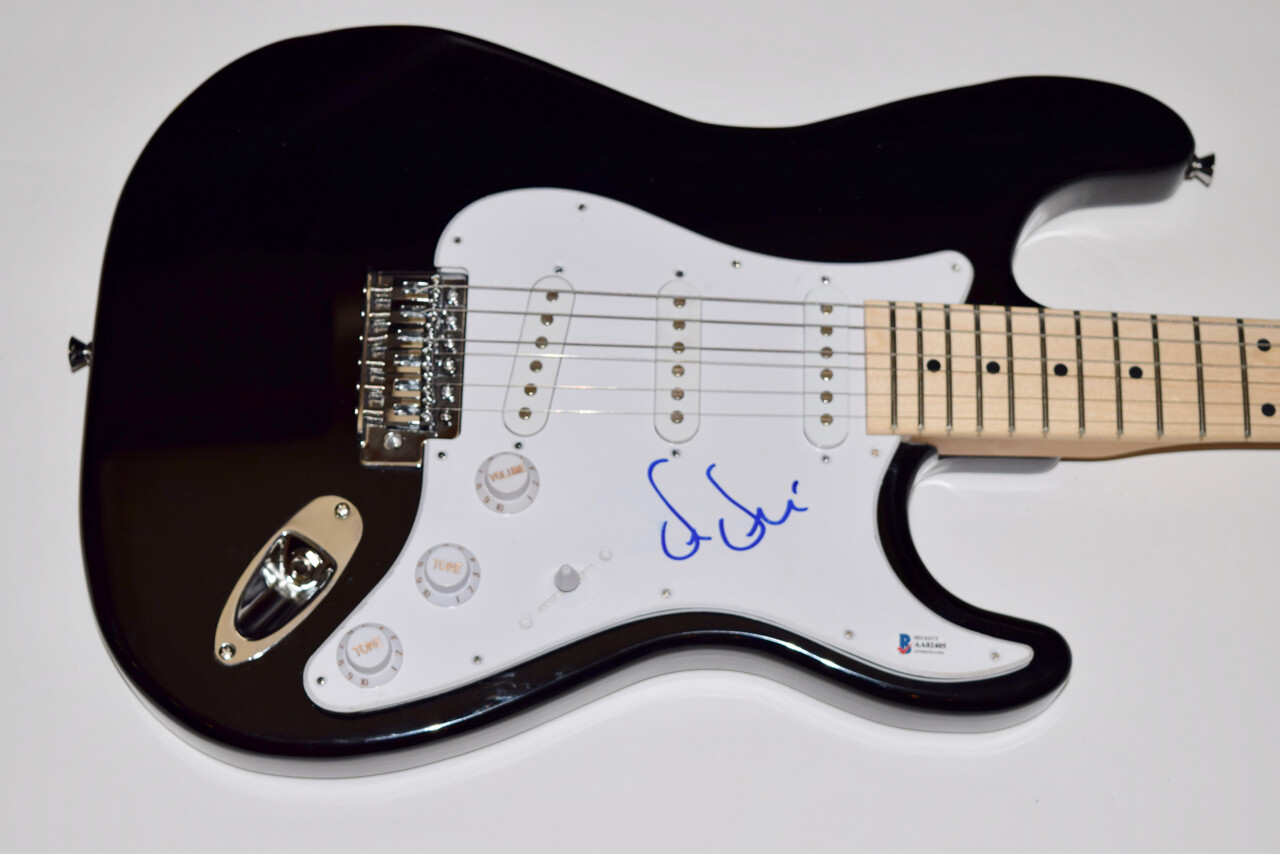 Dr. Dre Signed Autograph Electric Guitar Hip Hop N.W.A. The Chronic Beckett COA