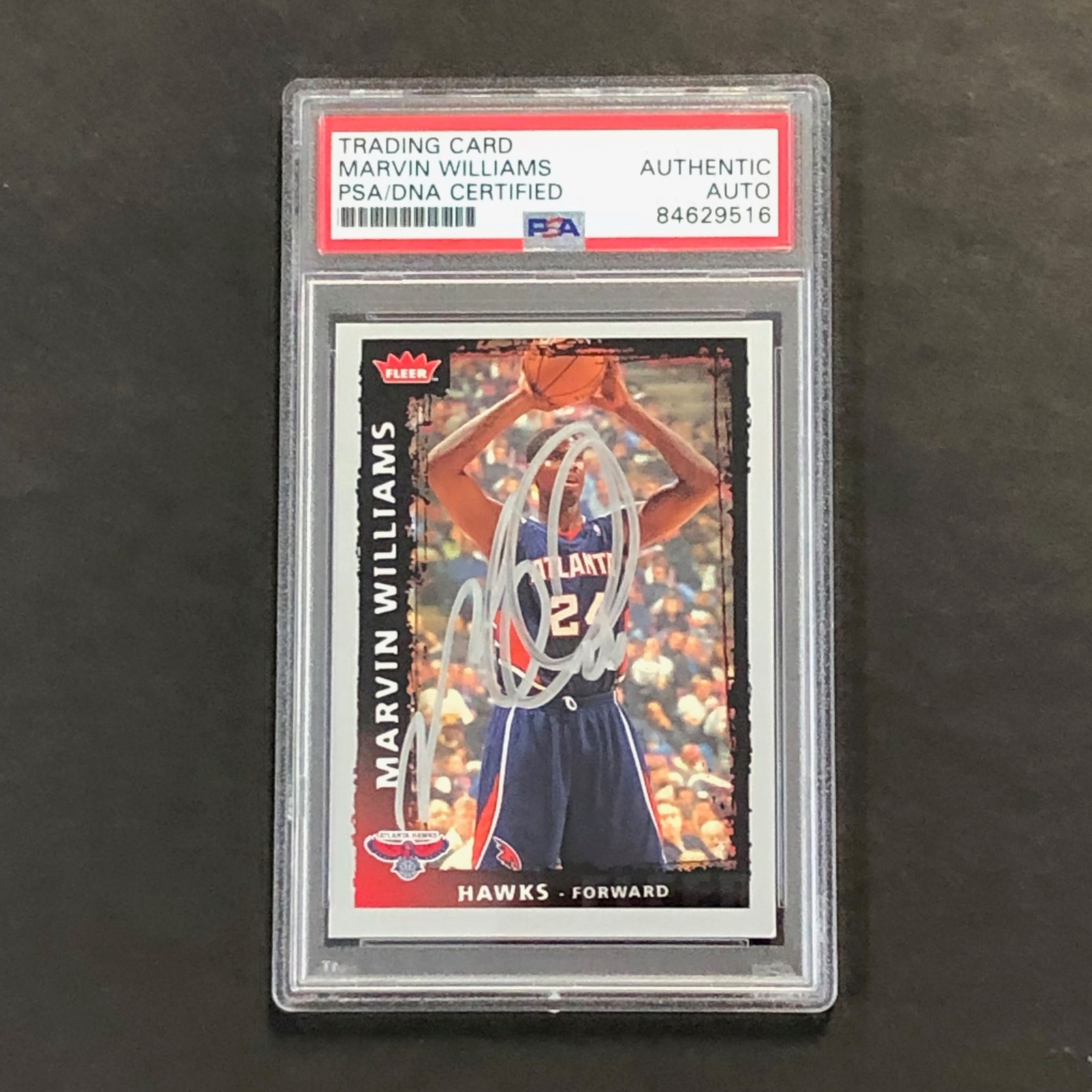2008-09 FLEER BASKETBALL #54 MARVIN WILLIAMS SIGNED AUTO PSA SLABBED HAWKS COLLECTIBLE MEMORABILIA