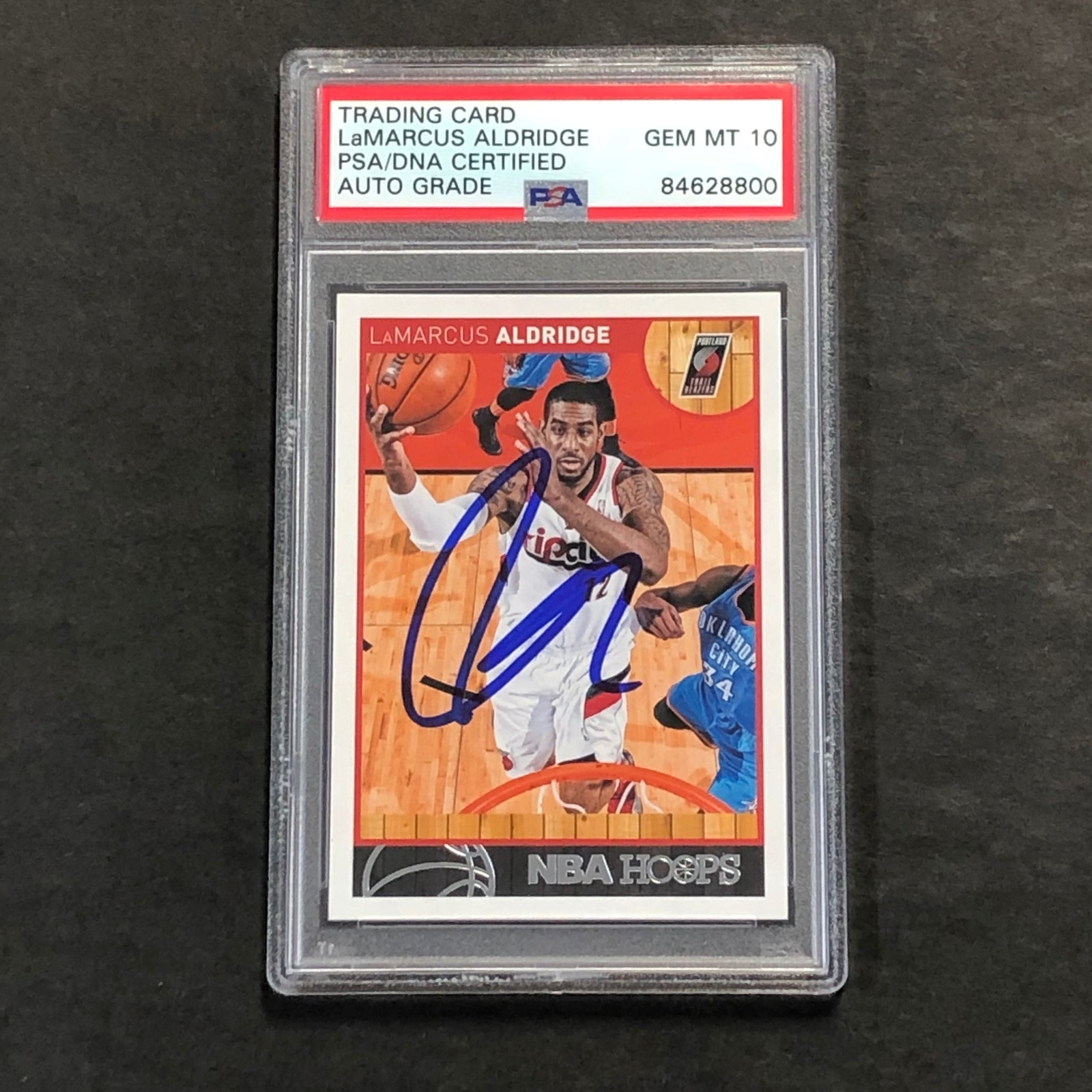 2013-14 NBA Hoops #116 LaMarcus Aldridge Signed Card AUTO GRADE 10 PSA Slabbed T