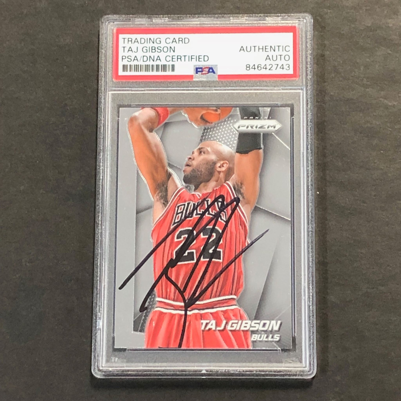 2014-15 NBA Prizm #132 Taj Gibson Signed Card AUTO PSA Slabbed Bulls