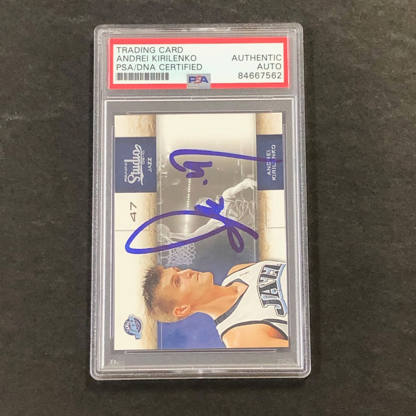 2009-10 Panini Studio #25 Andrei Kirilenko Signed Card AUTO PSA Slabbed