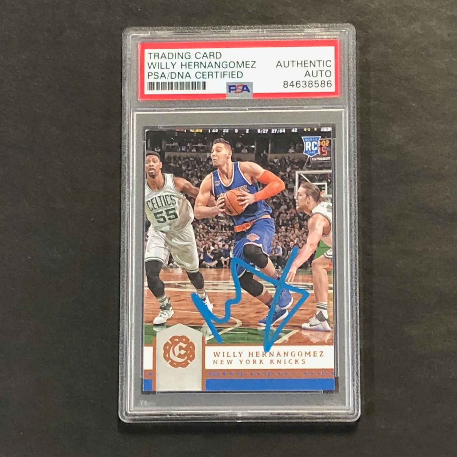 2016-17 Panini Excalibur #117 Willy Hernangomez Signed Card AUTO PSA Slabbed RC