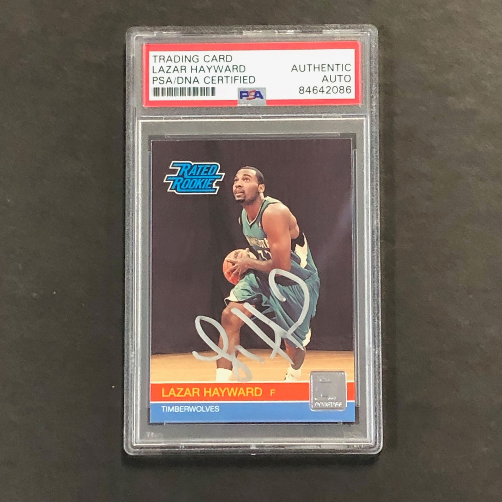 2010-11 Panini Donruss #257 Lazar Hayward Signed Relic Card AUTO PSA Slabbed Min