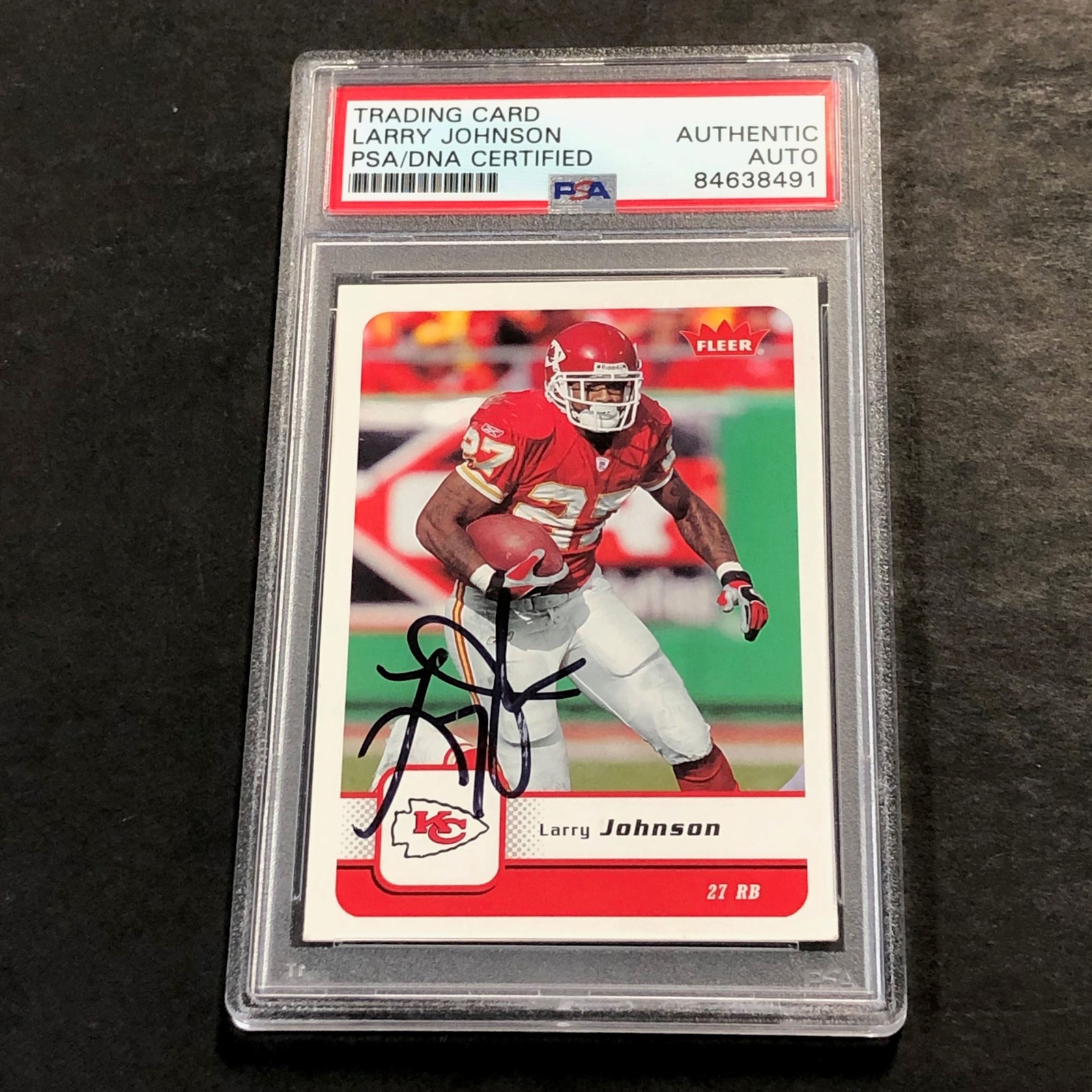 2006 Fleer #48 Larry Johnson signed Card Slabbed PSA/DNA Kansas City Chiefs Auto