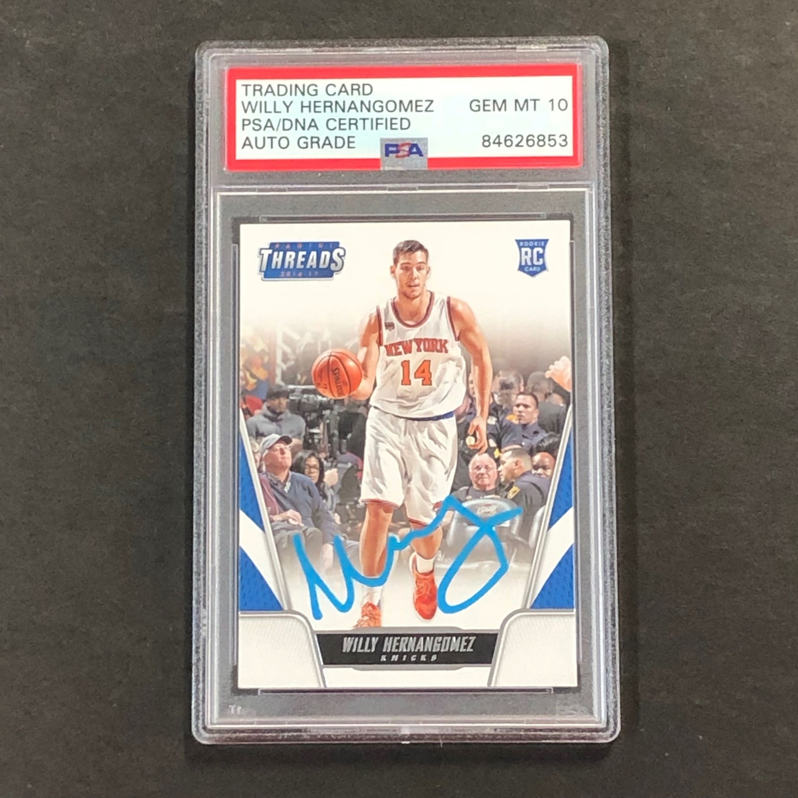 2016-17 Panini Threads #153 Willy Hernangomez Signed Card AUTO 10 PSA Slabbed RC