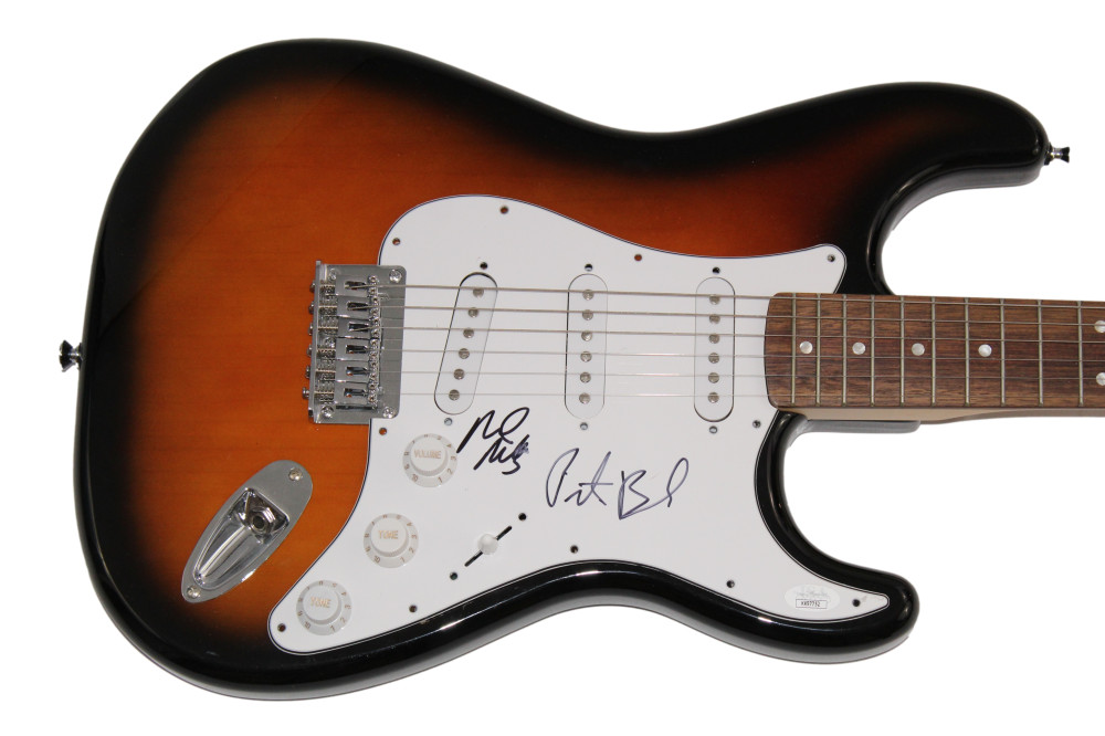 PETER BUCK & MIKE MILLS SIGNED AUTOGRAPH FENDER ELECTRIC GUITAR - REM W/ JSA COA