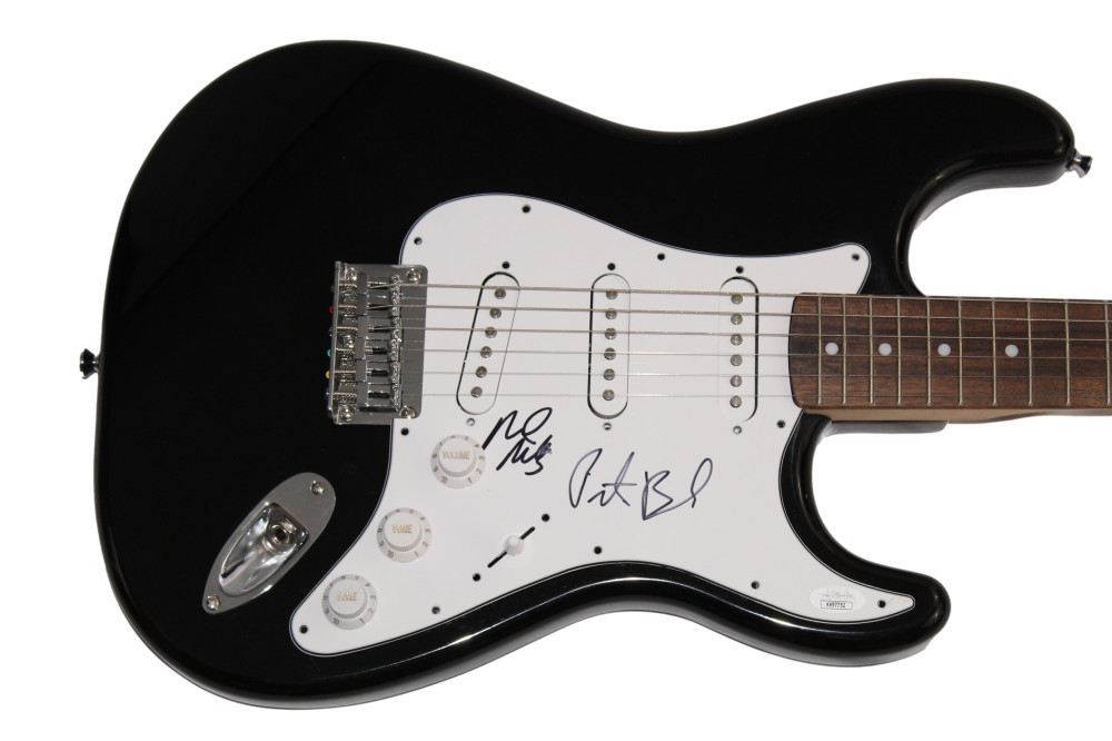 PETER BUCK & MIKE MILLS SIGNED AUTOGRAPH FENDER ELECTRIC GUITAR REM R.E.M. JSA