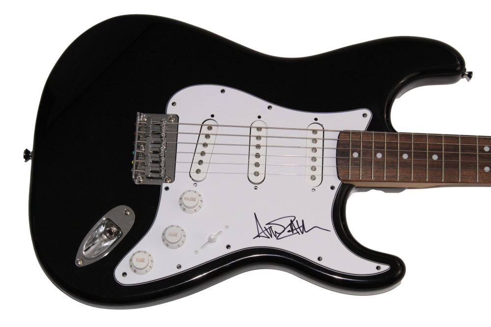 AVRIL LAVIGNE SIGNED AUTOGRAPH BLACK FENDER ELECTRIC GUITAR UNDER MY SKIN - JSA