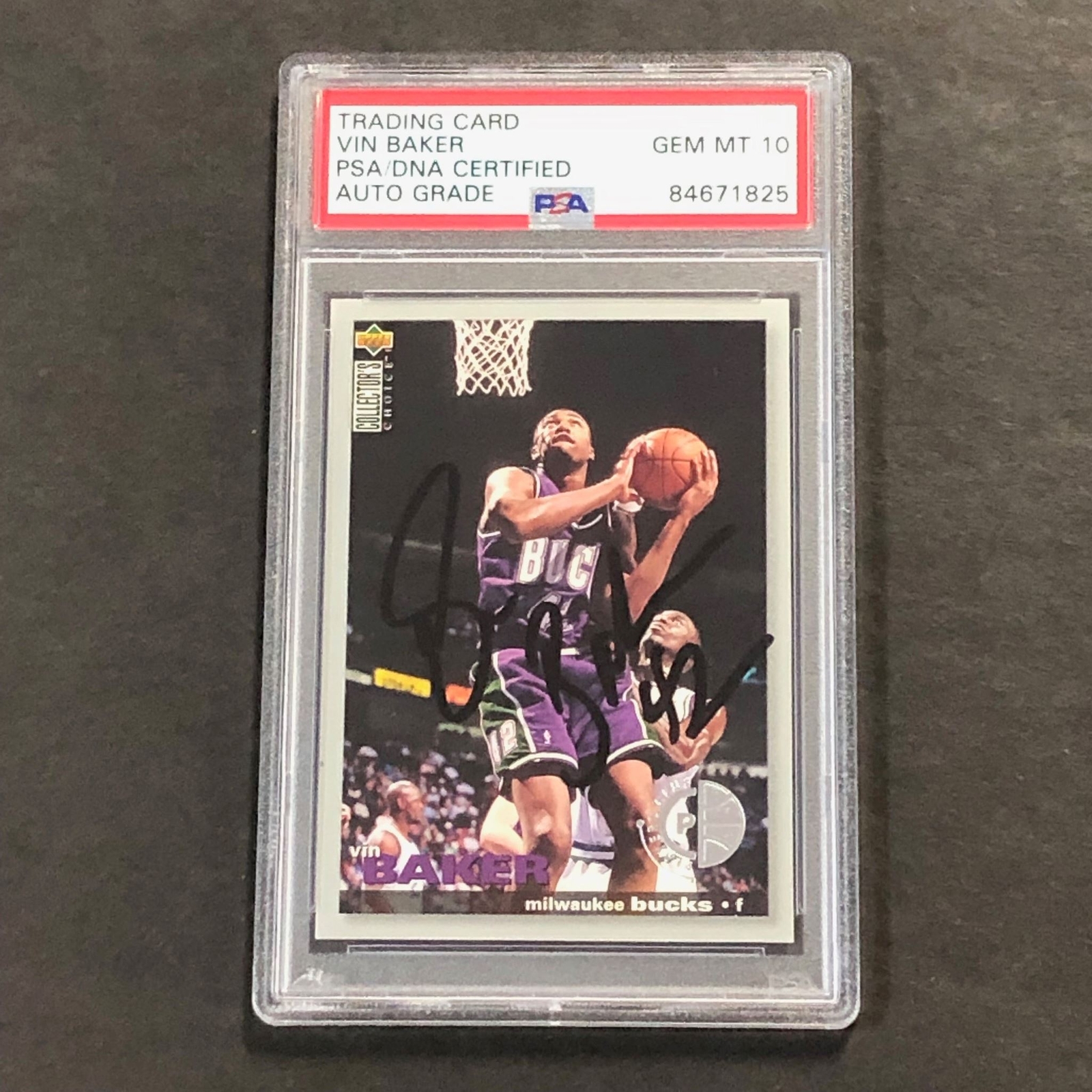 1995-96 Upper Deck Collector's Choice #42 Vin Baker Signed Card AUTO 10 PSA/DNA