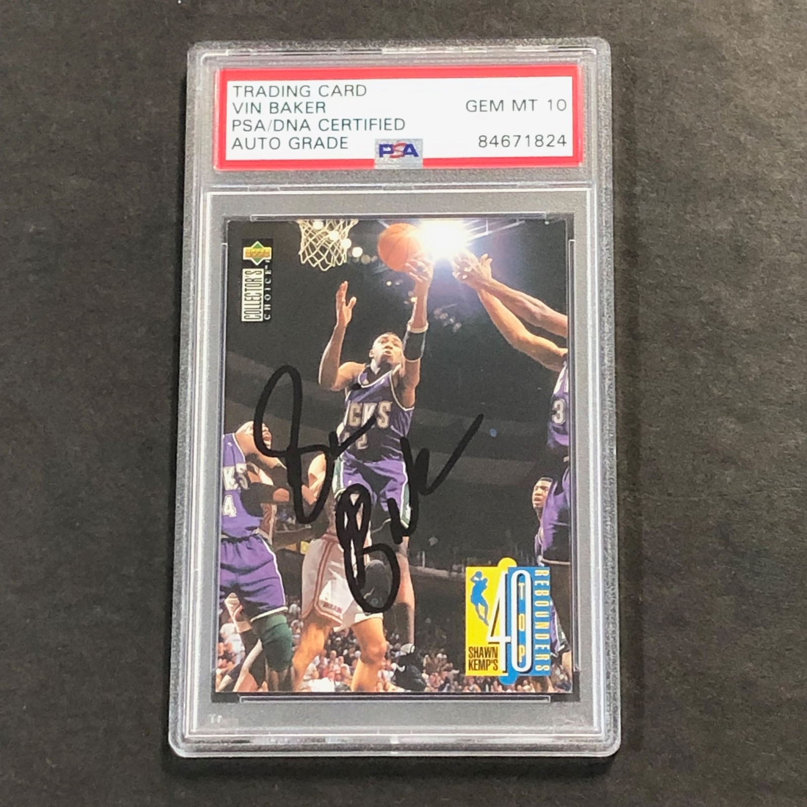1995-96 Upper Deck Collector's Choice #406 Vin Baker Signed Card AUTO 10 PSA/DNA
