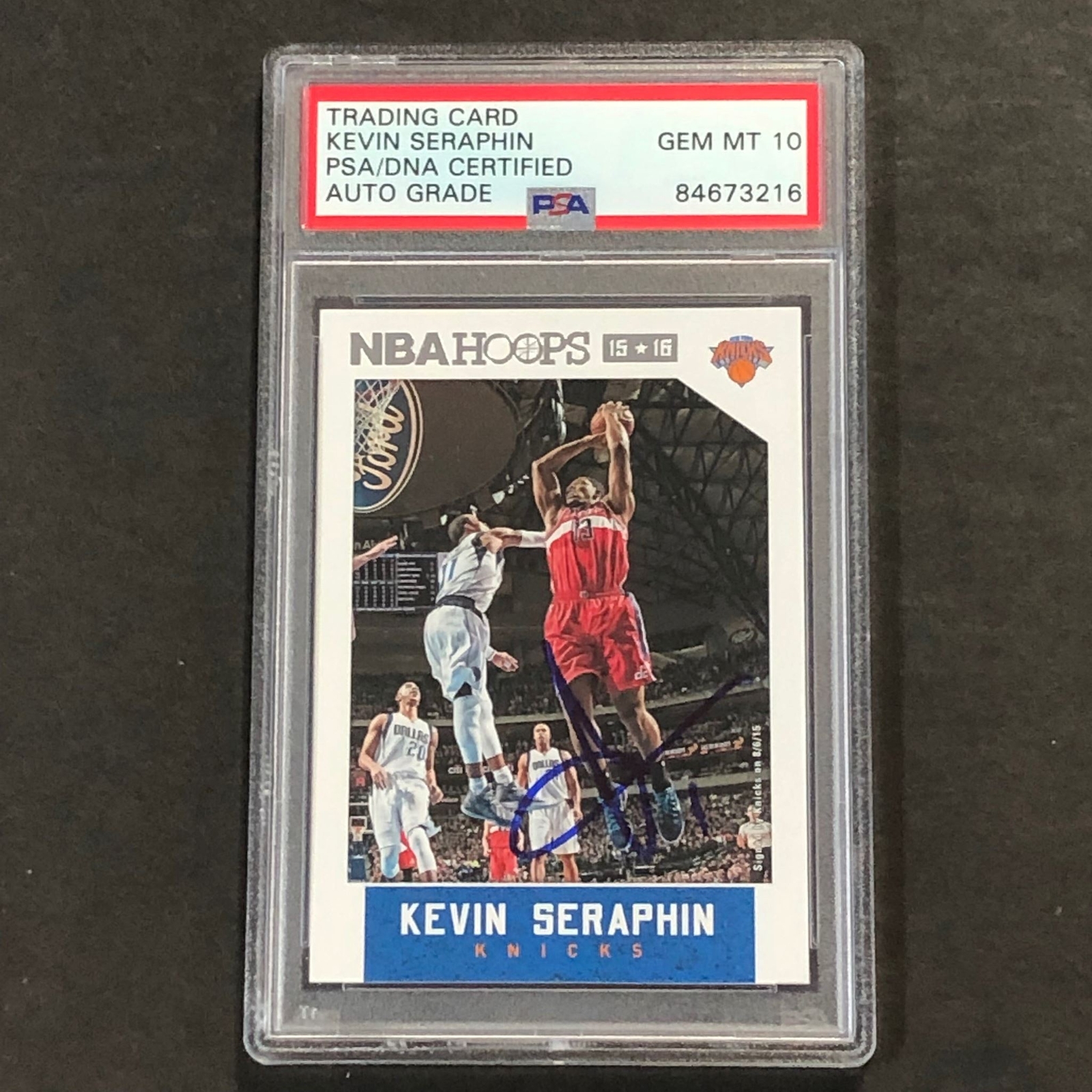 2015-16 NBA Hoops #132 Kevin Seraphin Signed Card AUTO 10 PSA Slabbed Knicks