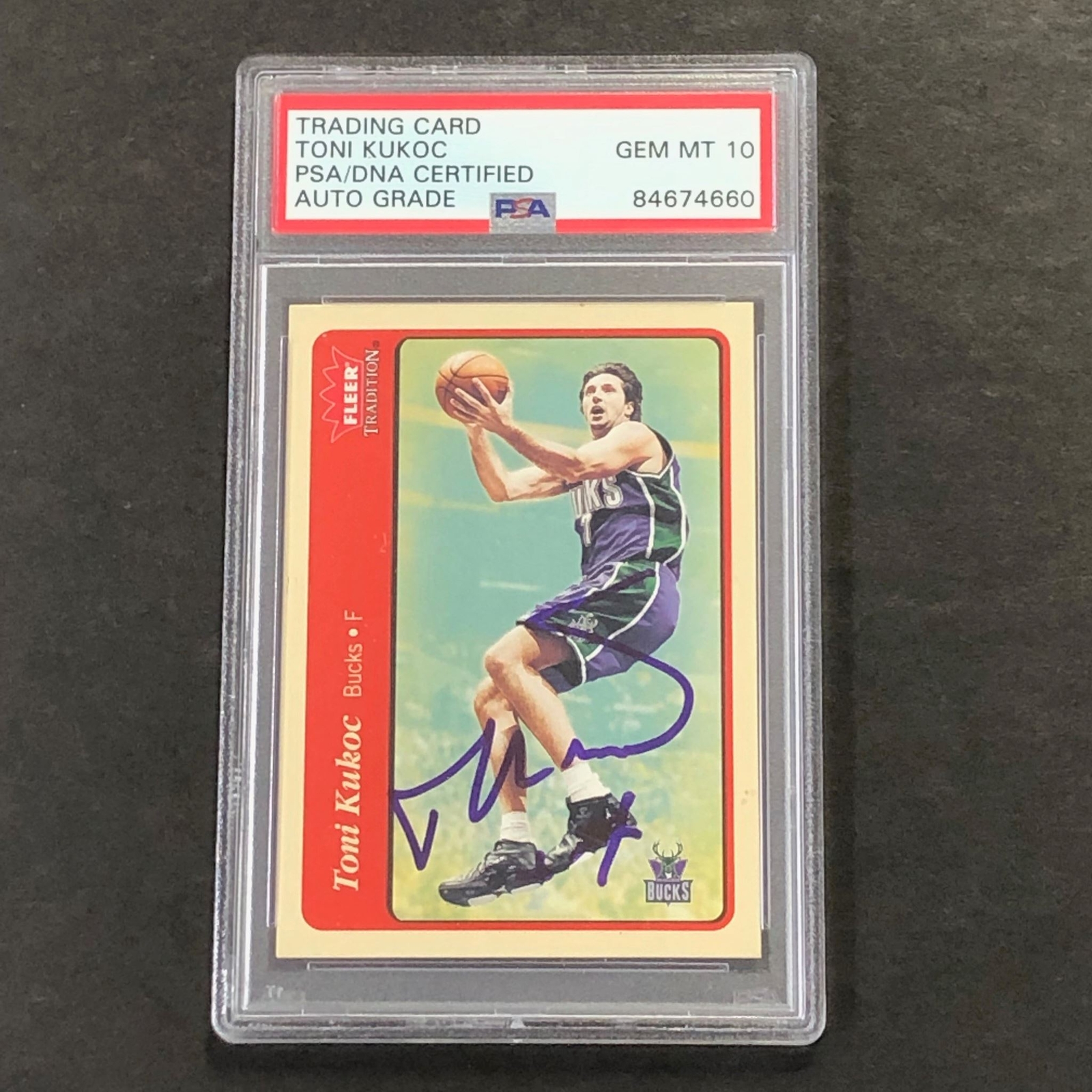 2004-05 Fleer Tradition #153 Toni Kukoc Signed Card AUTO Grade 10 PSA Slabbed Bu