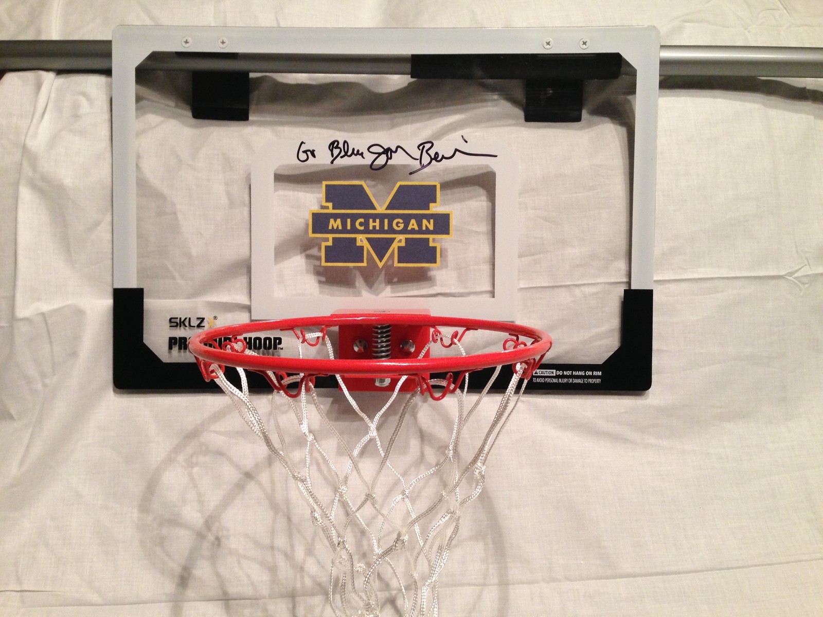 MICHIGAN JOHN BEILEIN SIGNED AUTO BASKETBALL BACKBOARD NCAA BIG TEN COACH COA