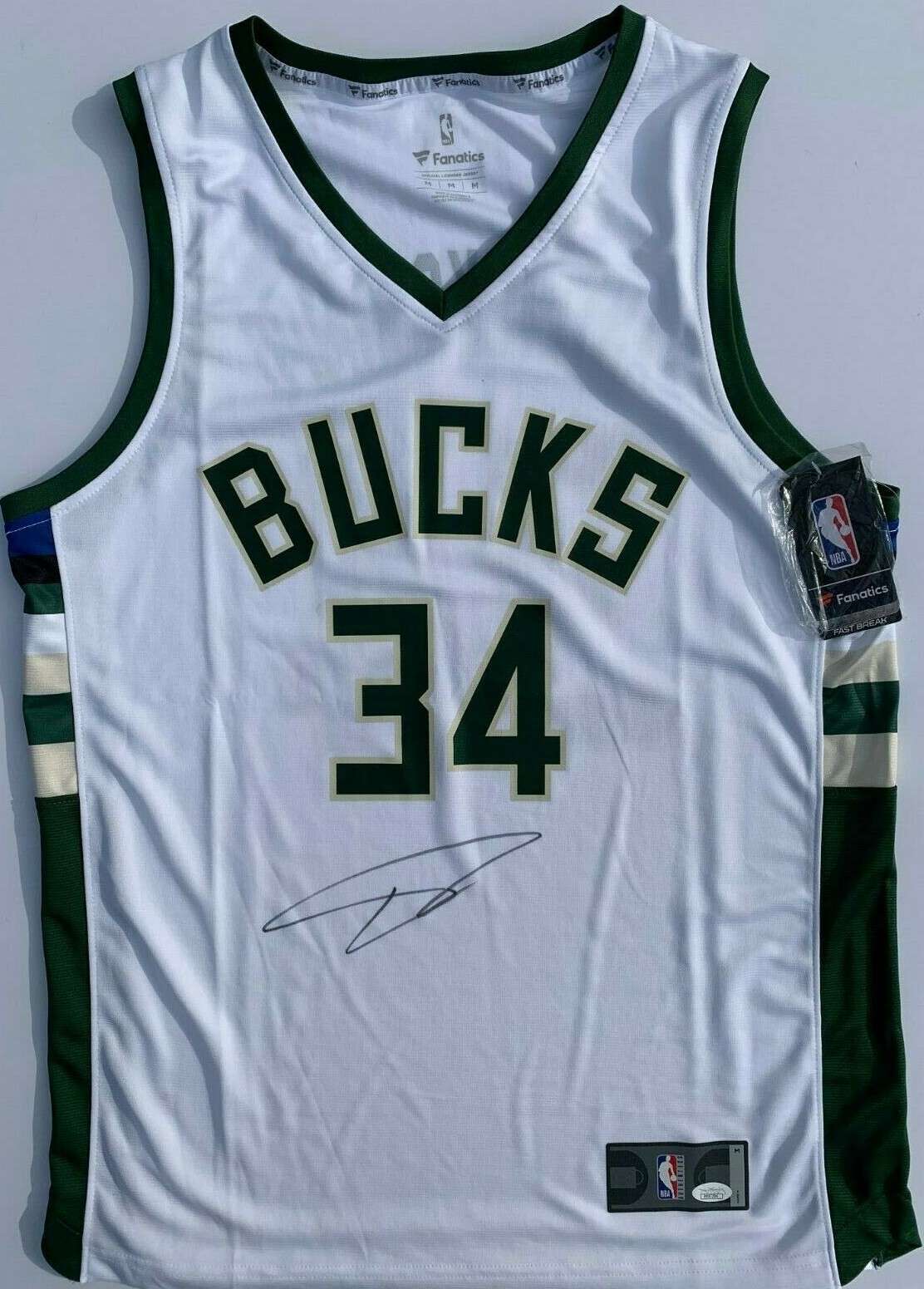 GIANNIS ANTETOKOUNMPO SIGNED MILWAUKEE BUCKS BASKETBALL JERSEY FANATICS JSA