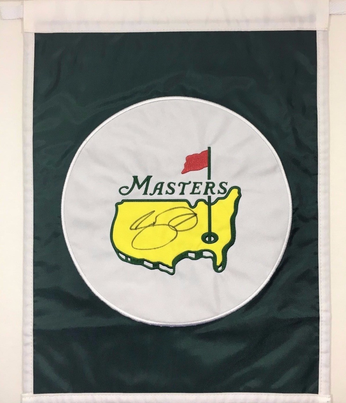 JASON DAY SIGNED AUTOGRAPH UNDATED MASTERS GARDEN FLAG GOLF PIN COA **RARE**