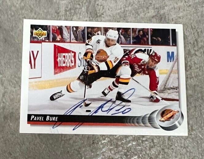 Pavel Bure signed autographed 1992-93 UPPER DECK Card