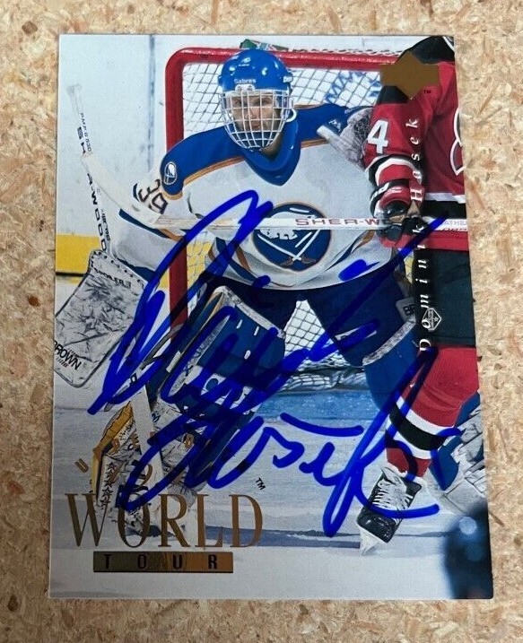 Dominik Hasek signed 1994-95 Upper Deck World Tour #545 Hockey Card