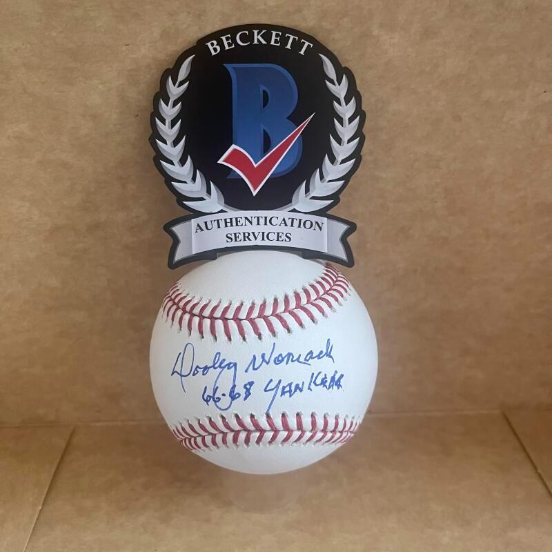 DOOLEY WOMACK 68-69 YANKEES SIGNED AUTO M.L. BASEBALL BECKETT AUTHENTICATED