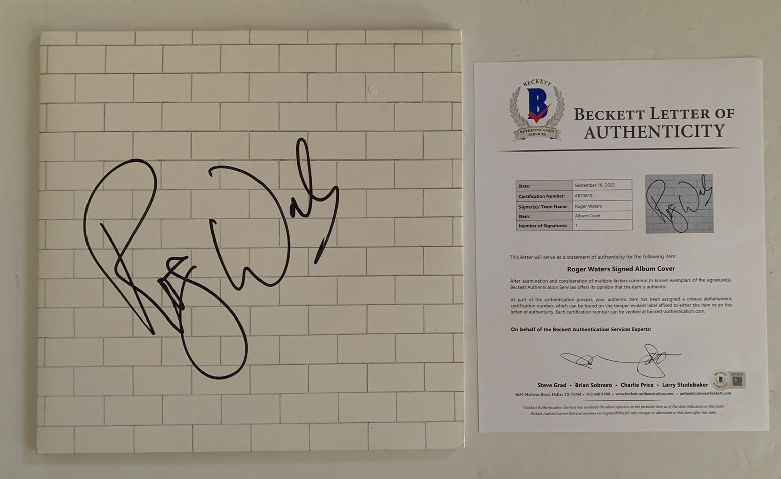 Roger Waters Pink Floyd THE WALL Signed Autographed LP Record Beckett Certified