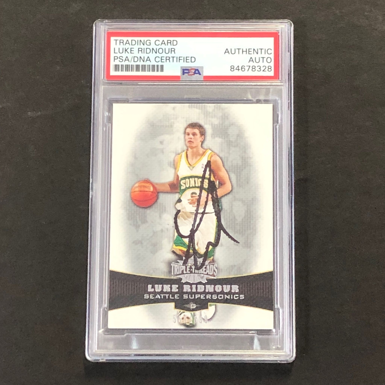 2003-04 Triple-Threads #66 Luke Ridnour Signed Card AUTO PSA Slabbed Sonics