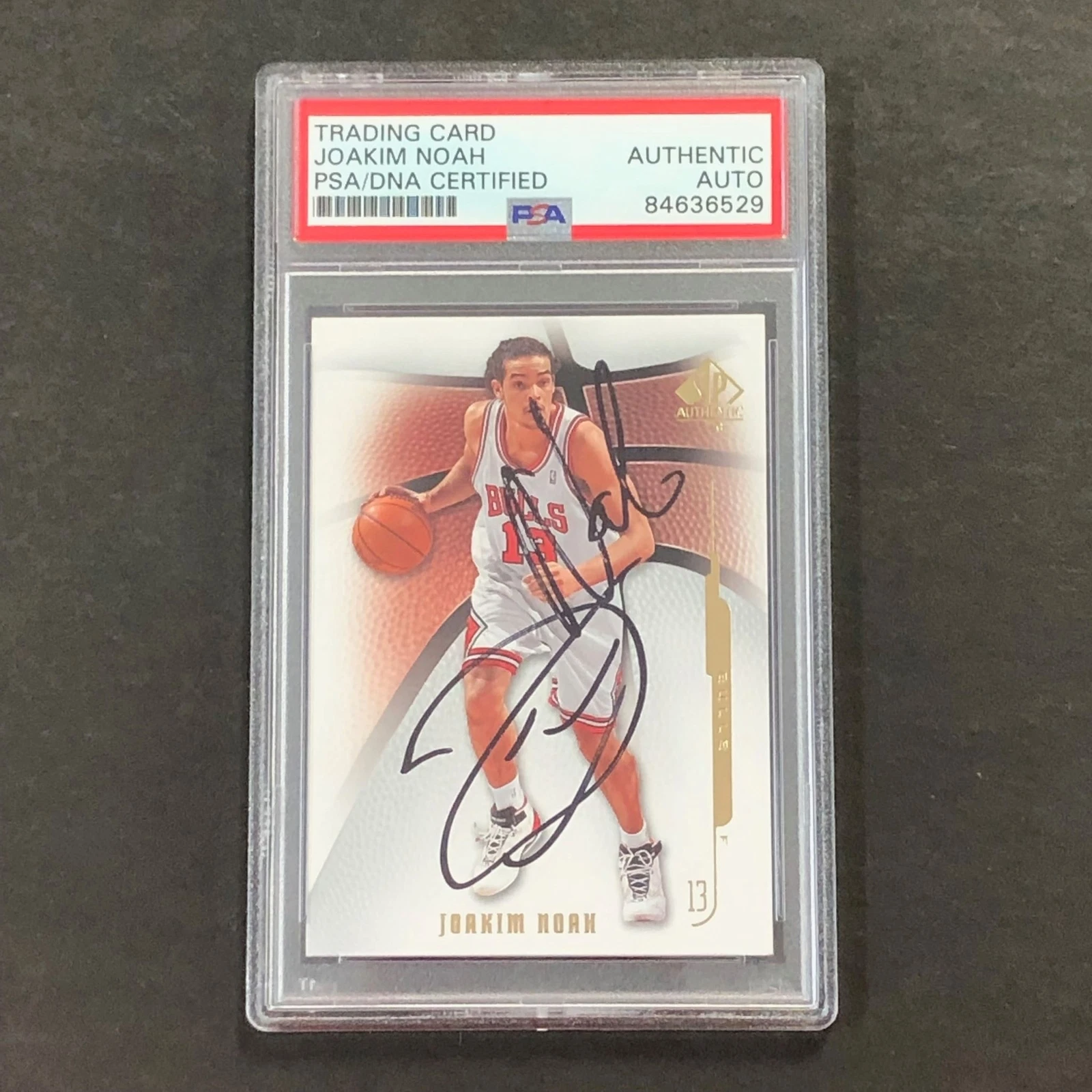 2008-09 Upper Deck SP Authentic #26 Joakim Noah Signed Card AUTO PSA Slabbed Bul