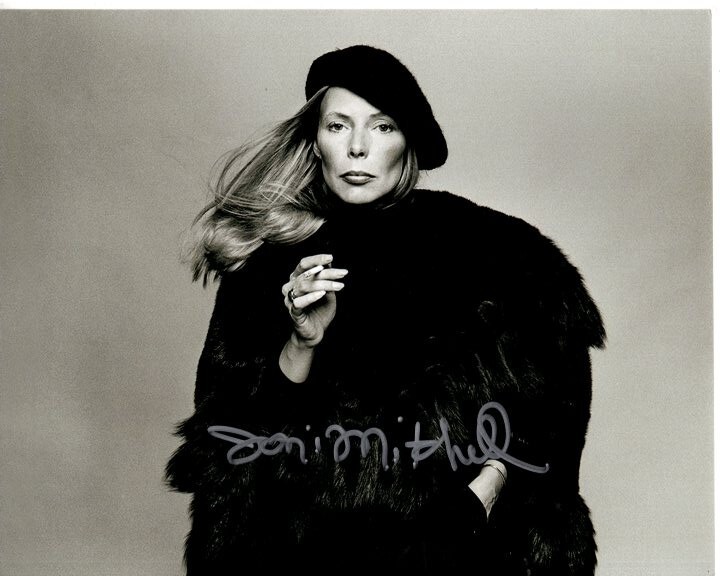 JONI MITCHELL Signed 8x10 Photo w/ Hologram COA
